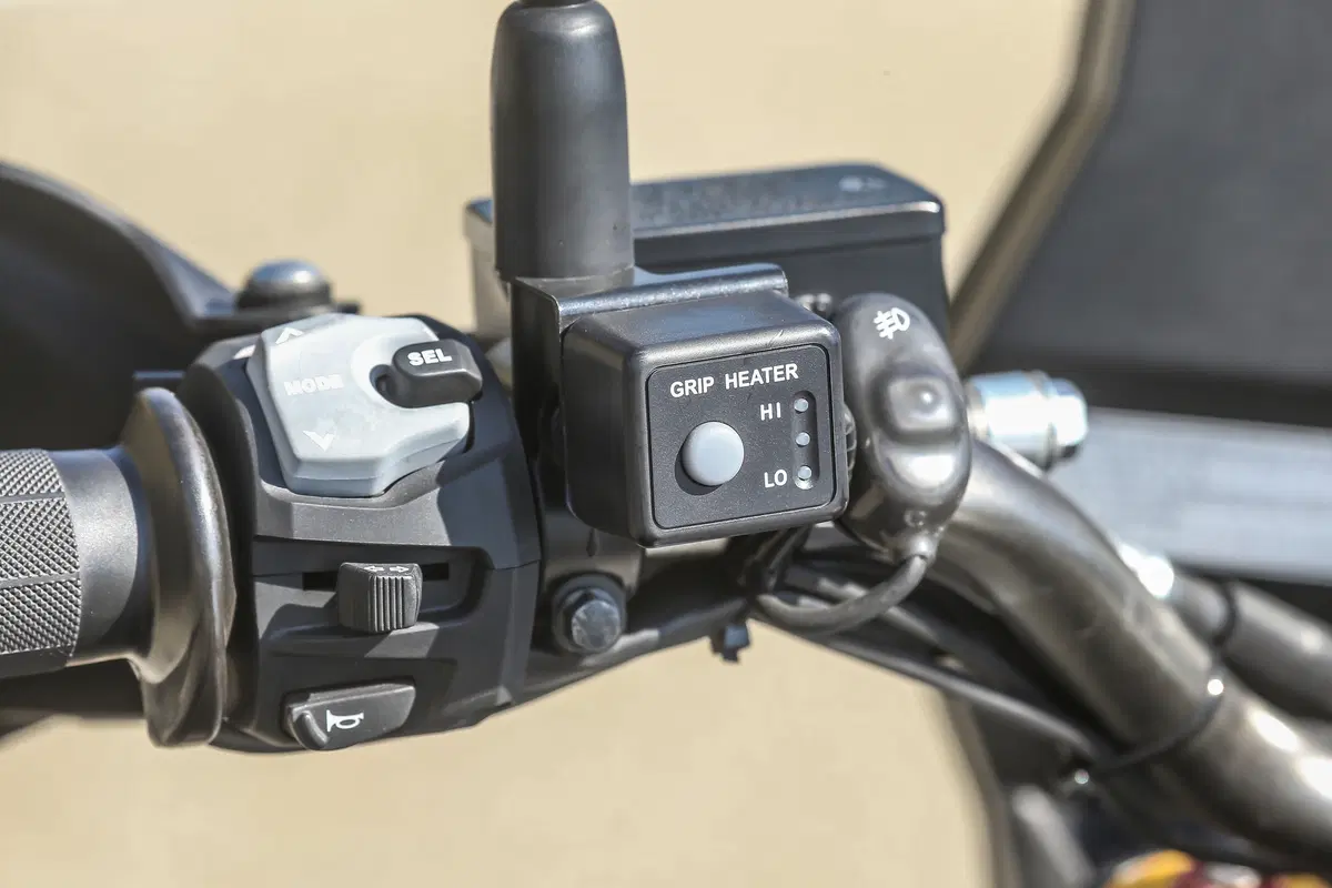 KTM 1050 Adventure vs Suzuki V-Strom 1000 (21)