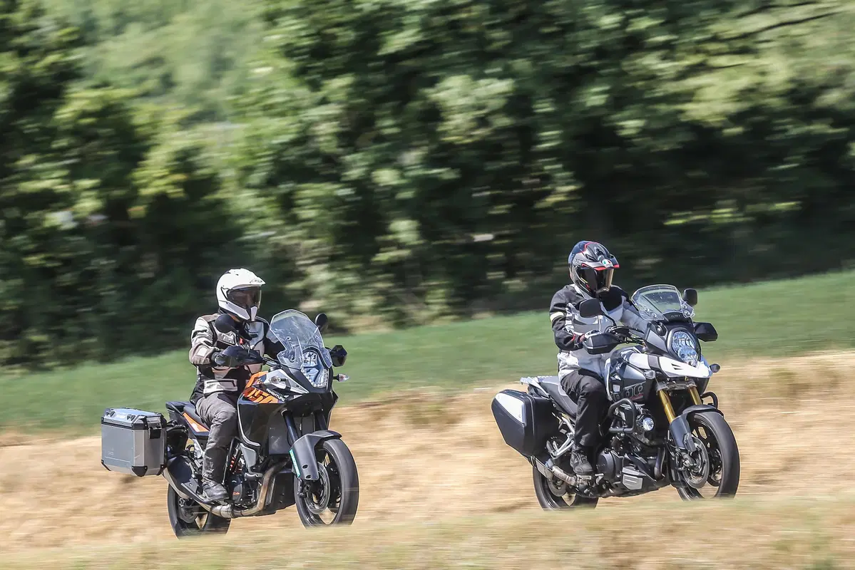 KTM 1050 Adventure vs Suzuki V-Strom 1000 (32)