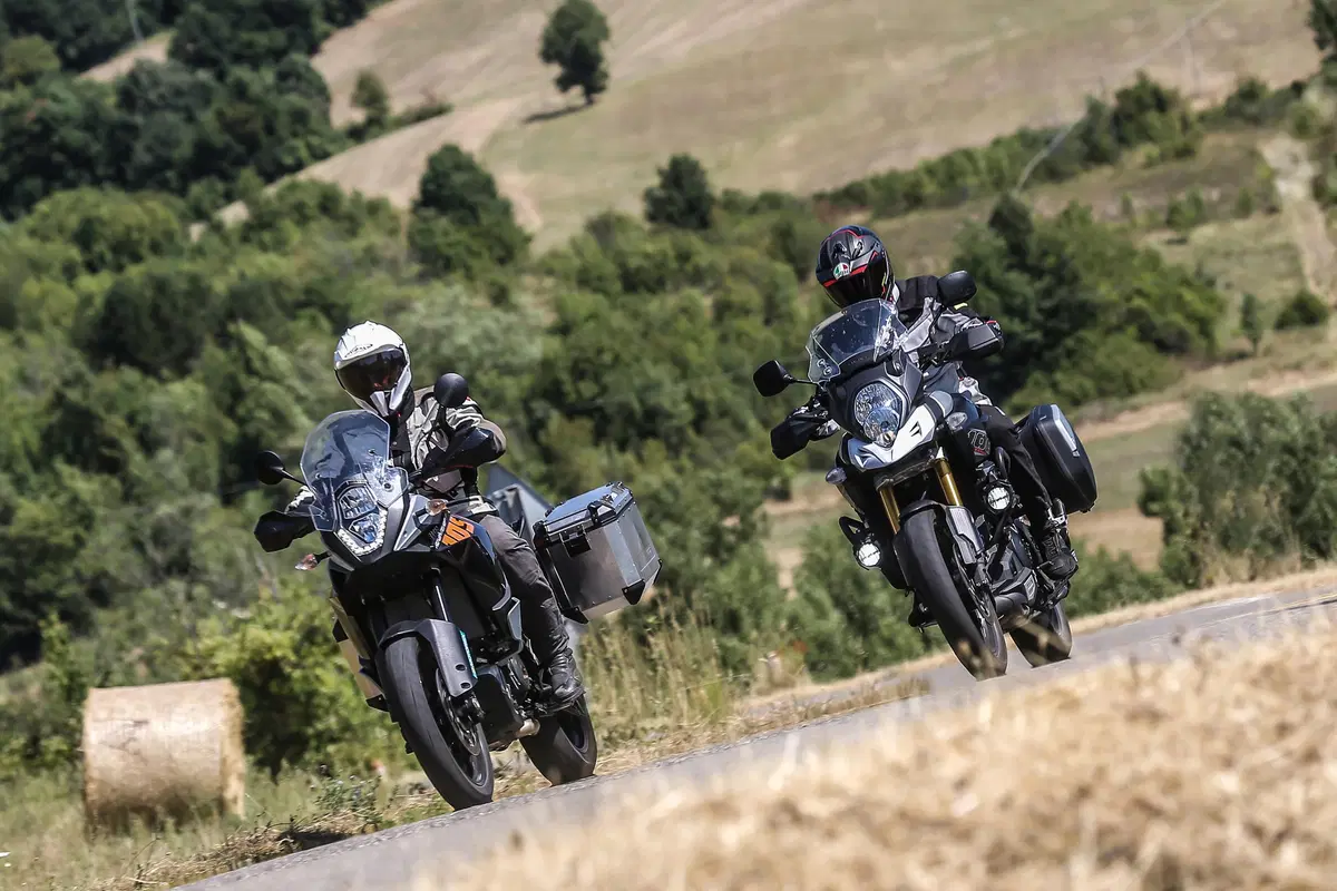 KTM 1050 Adventure vs Suzuki V-Strom 1000 (33)