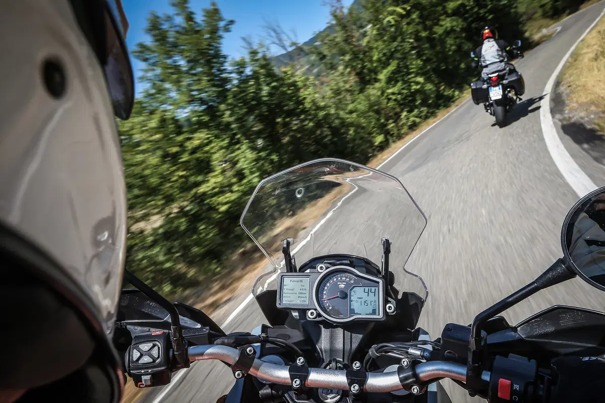 KTM 1050 Adventure vs Suzuki V-Strom 1000 (34)