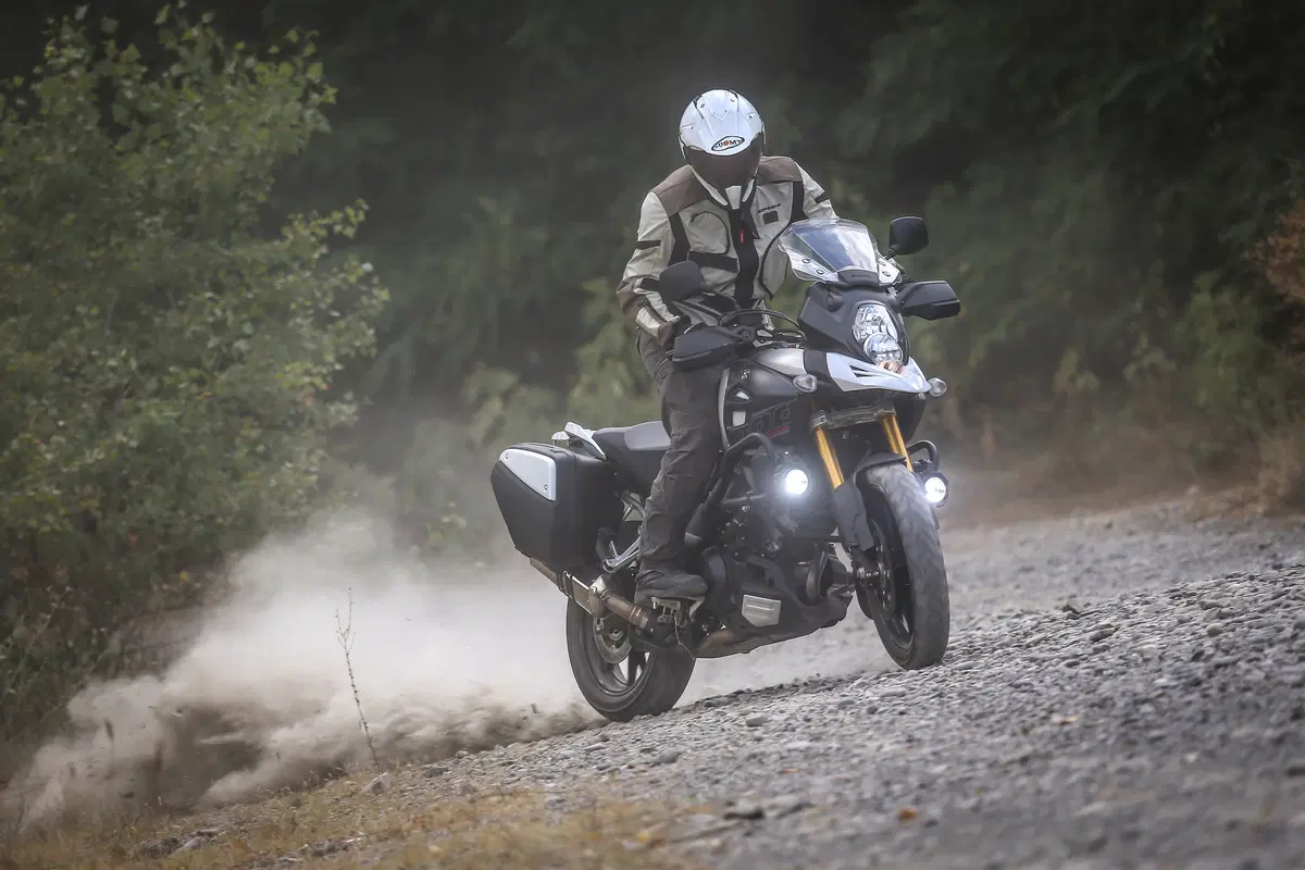 KTM 1050 Adventure vs Suzuki V-Strom 1000 (48)