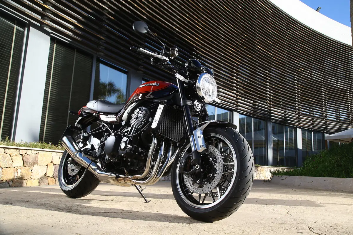 Kawasaki Z900RS: Retrò ma non troppo (18)
