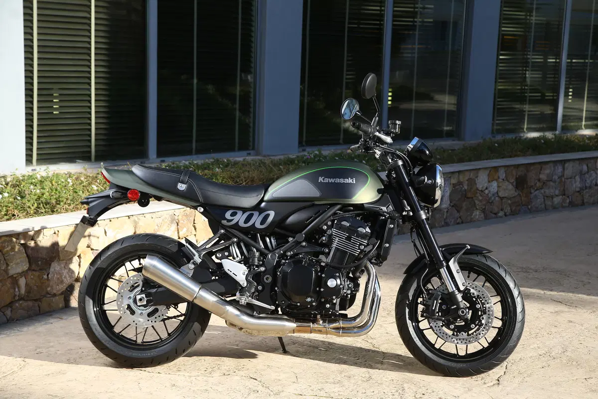 Kawasaki Z900RS: Retrò ma non troppo (19)