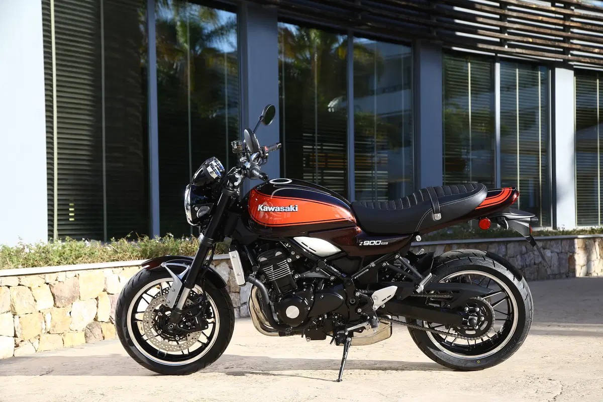 Kawasaki Z900RS: Retrò ma non troppo (20)