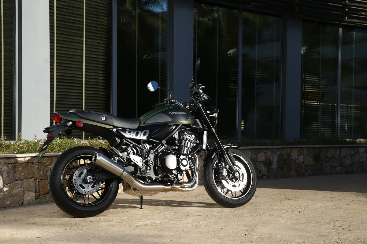 Kawasaki Z900RS: Retrò ma non troppo (21)