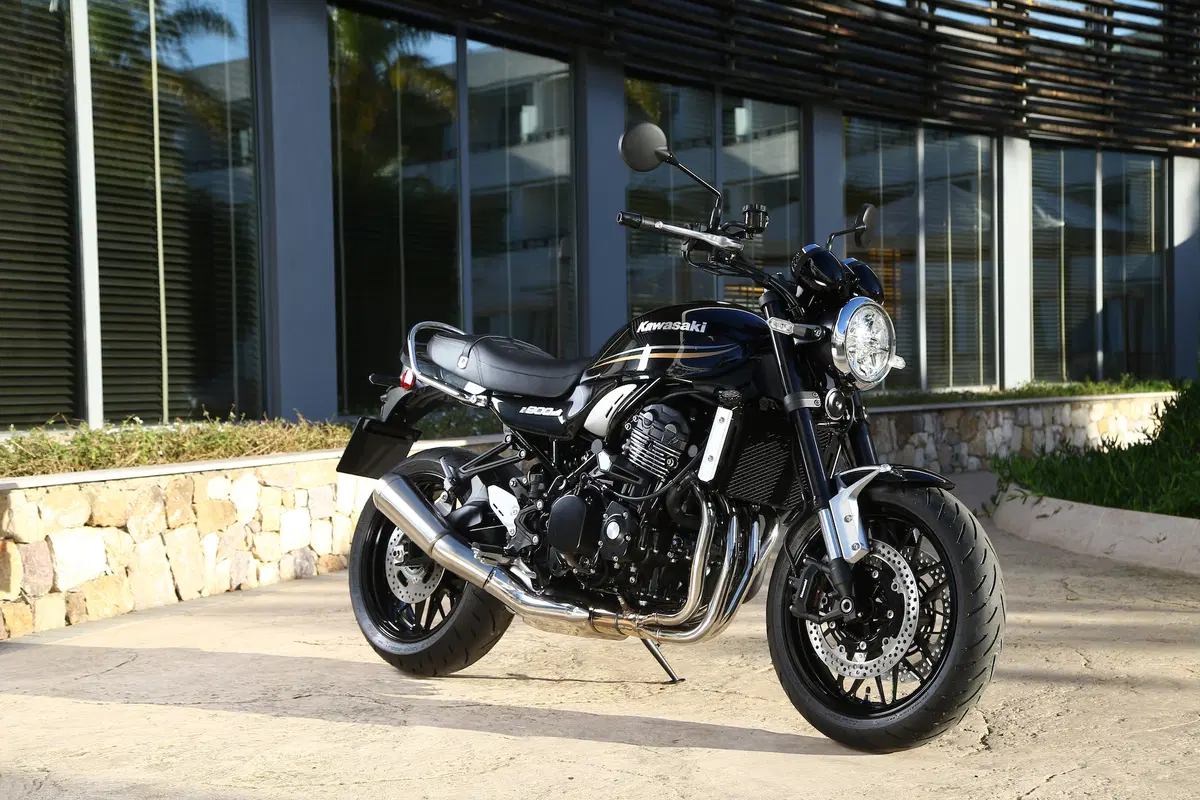 Kawasaki Z900RS: Retrò ma non troppo (22)