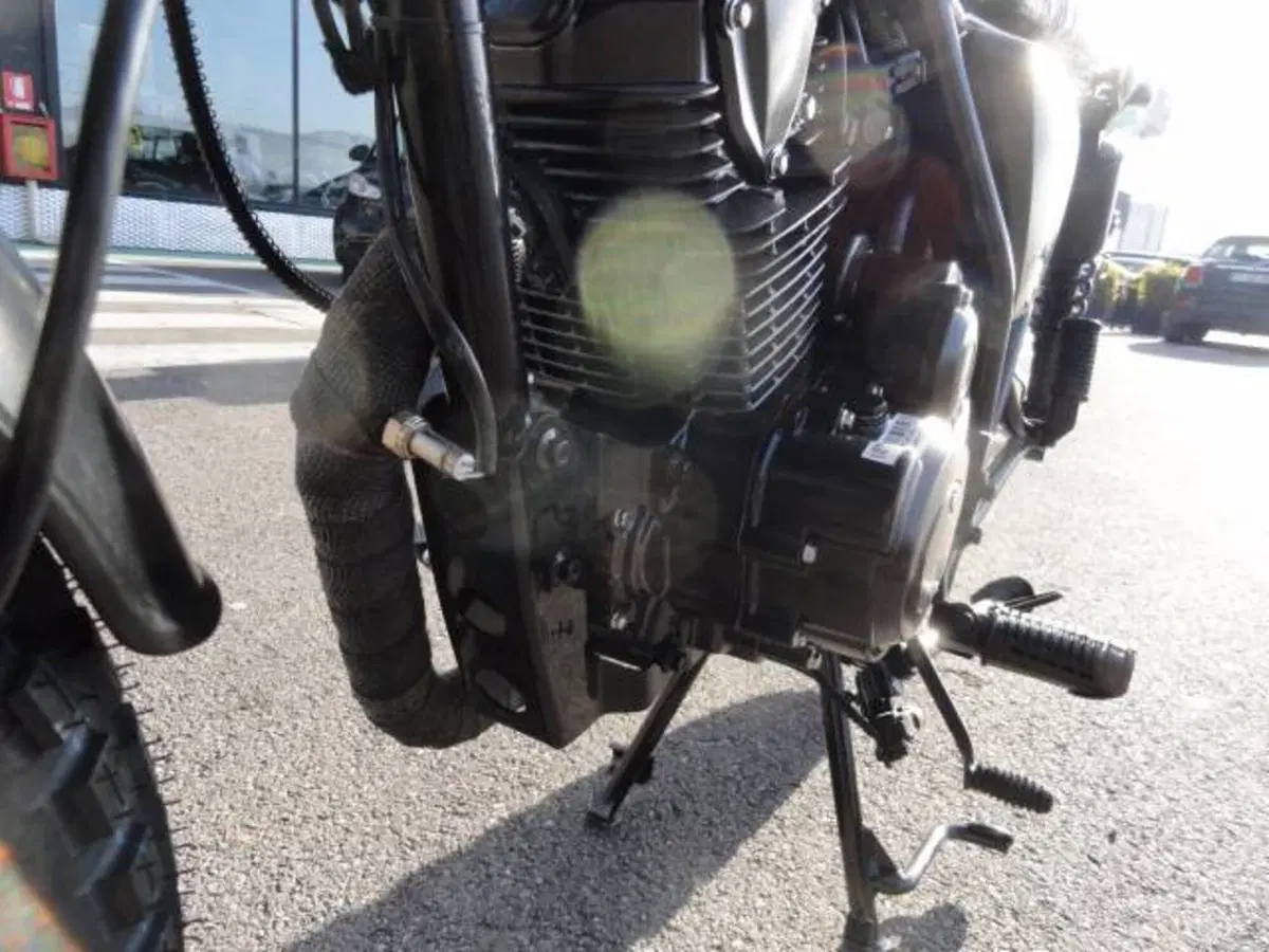 Brixton Motorcycles Felsberg 125 CBS (2021 - 25) (8)