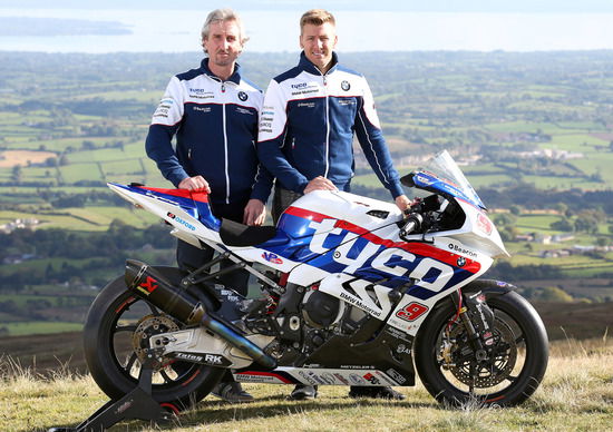 Hutchinson con BMW e TAS al TT 2016