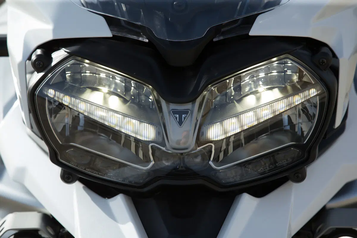 Triumph Tiger 1200 XC e XR 2018 TEST: dotazione elettronica super (11)