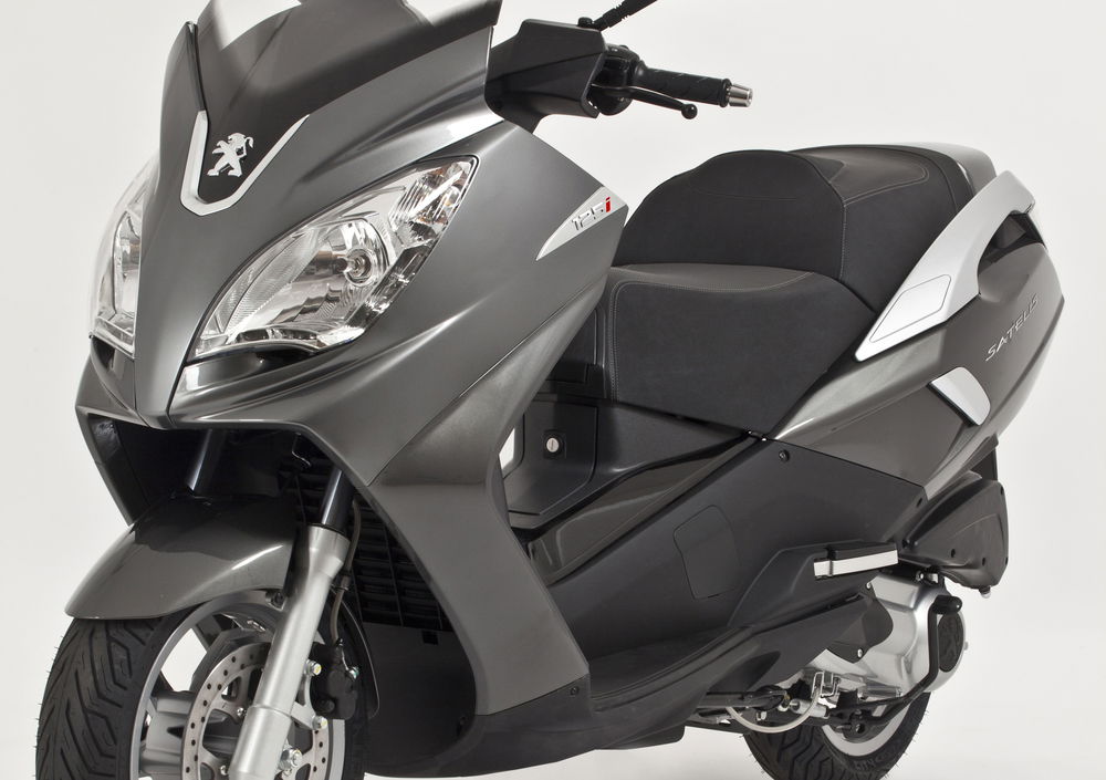 Peugeot Satelis 125 Black Edition (2017 - 18) (2)