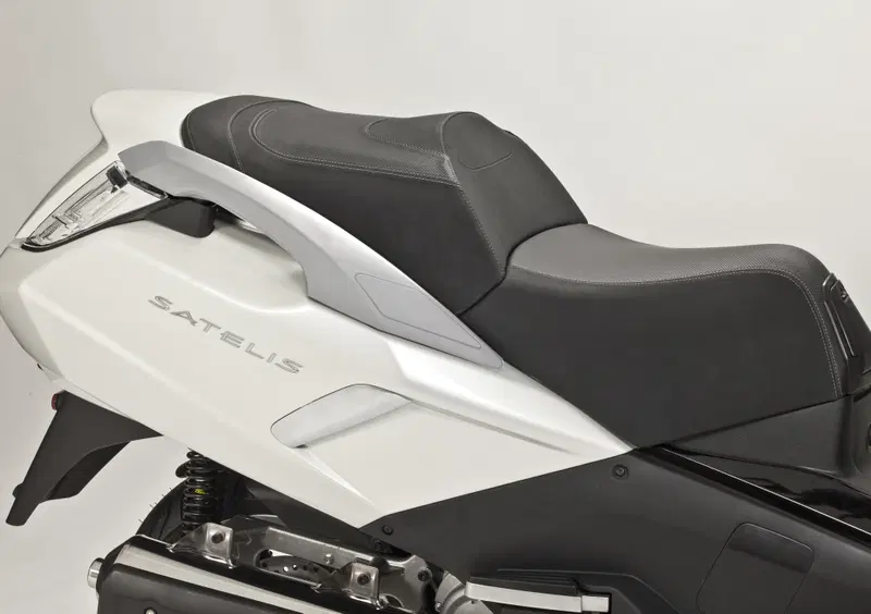 Peugeot Satelis 125 Satelis 125 Black Edition (2017 - 18) (10)