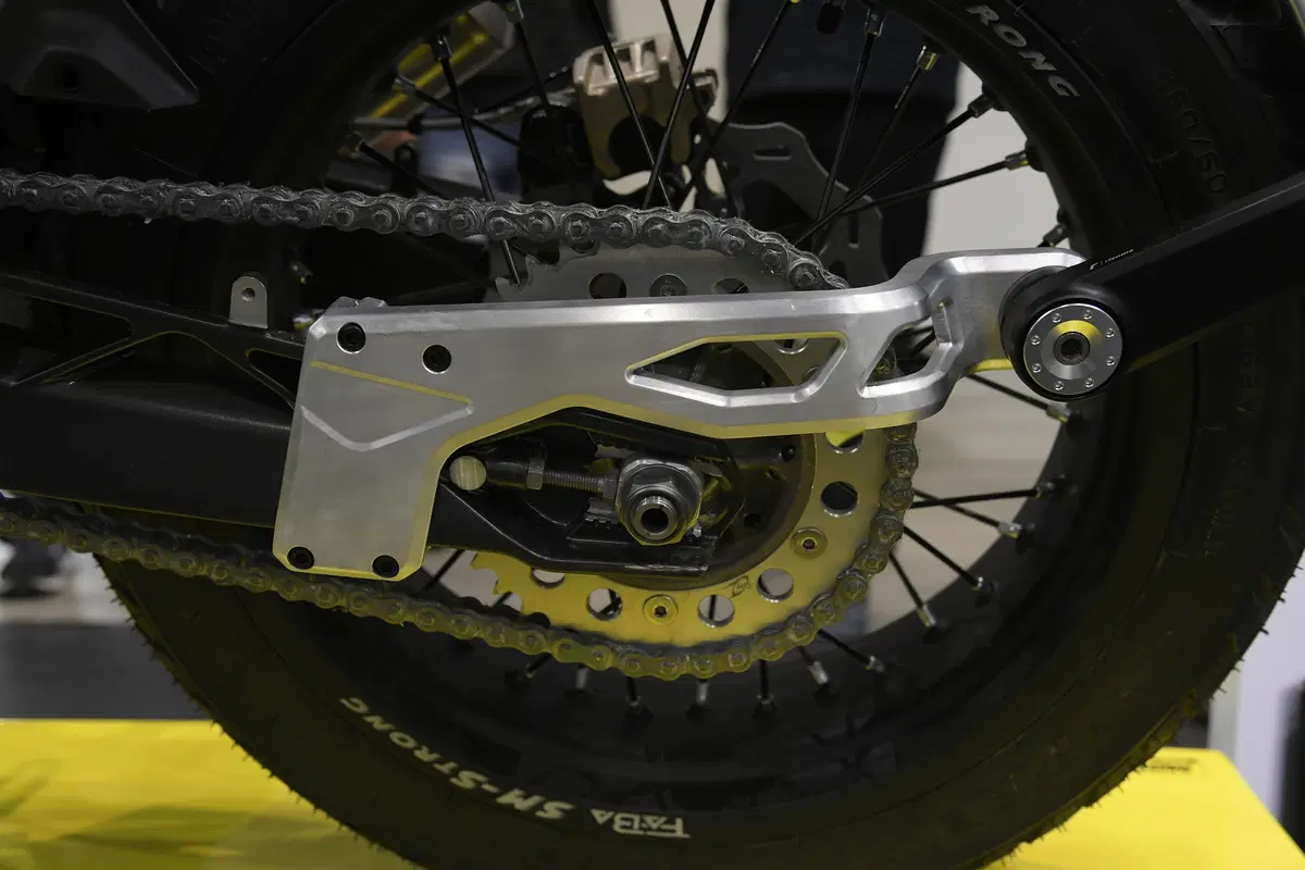 Le BMW G 310 di IED Milano giudicate da Edgar Heinrich (10)