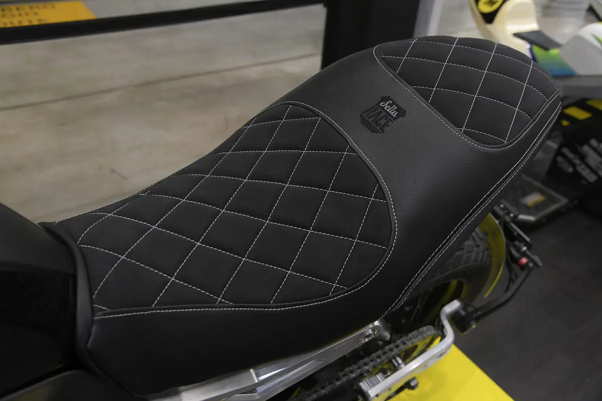 Le BMW G 310 di IED Milano giudicate da Edgar Heinrich (3)