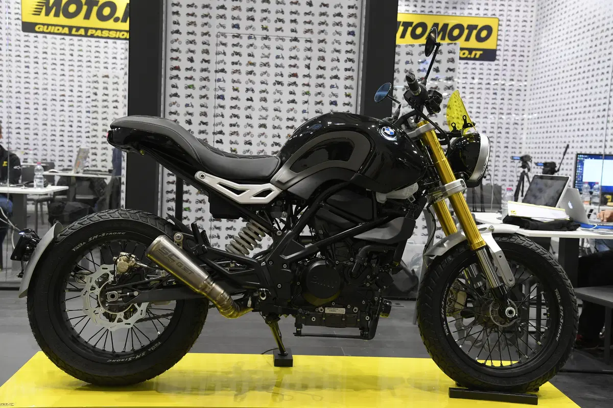 Le BMW G 310 di IED Milano giudicate da Edgar Heinrich (11)