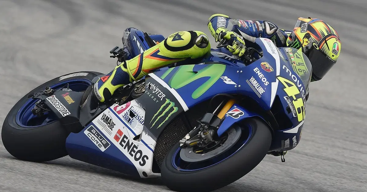 MotoGP, Sepang 2015. Rossi: "Buon inizio: passo simile a Lorenzo"