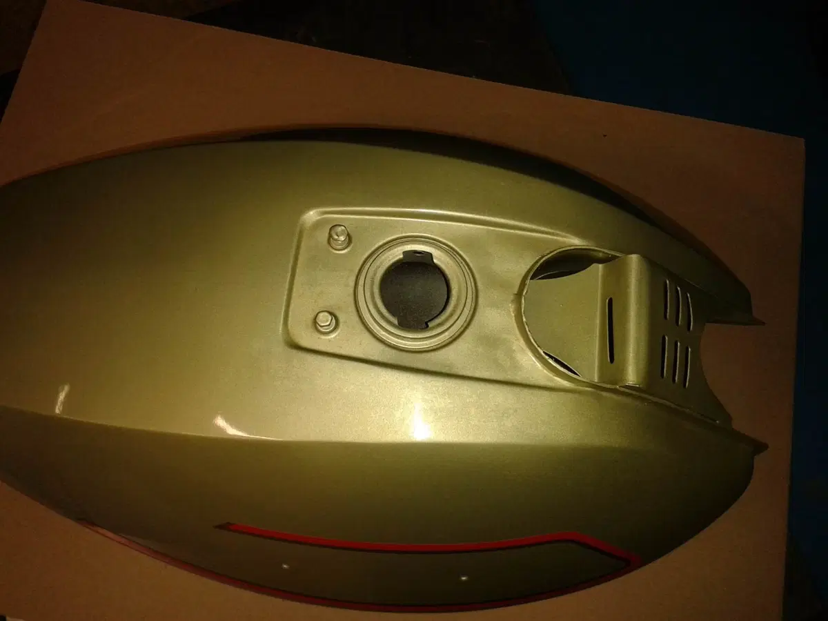 SERBATOI BENZINA MOTO GUZZI (2)