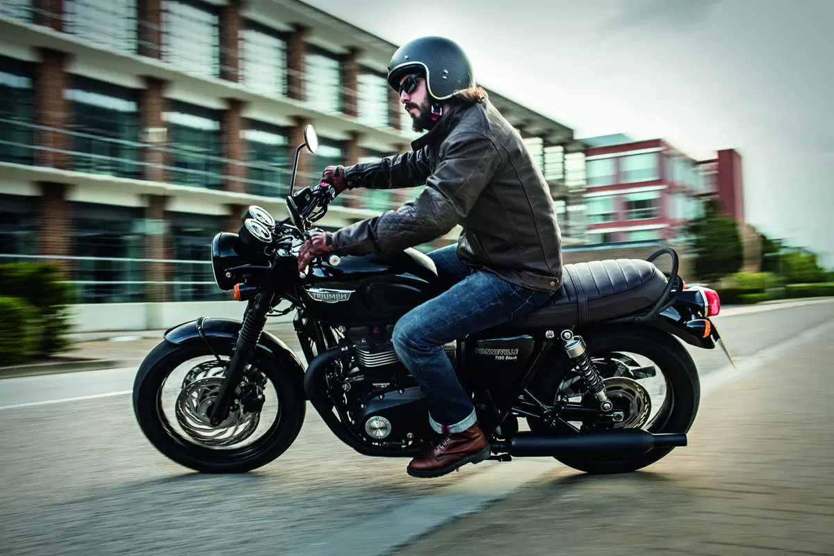 Triumph Bonneville T120 2016 (9)