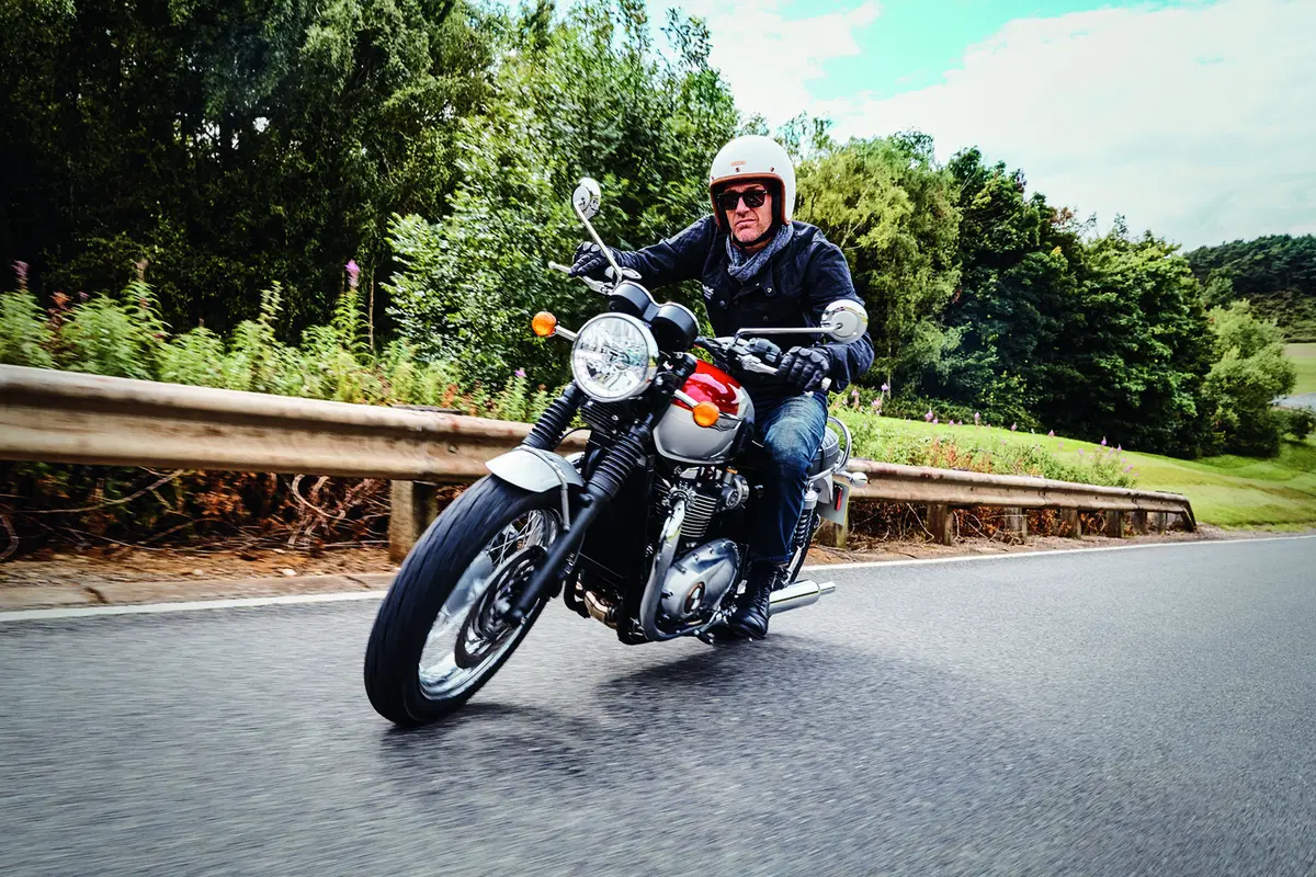 Triumph Bonneville T120 2016 (3)