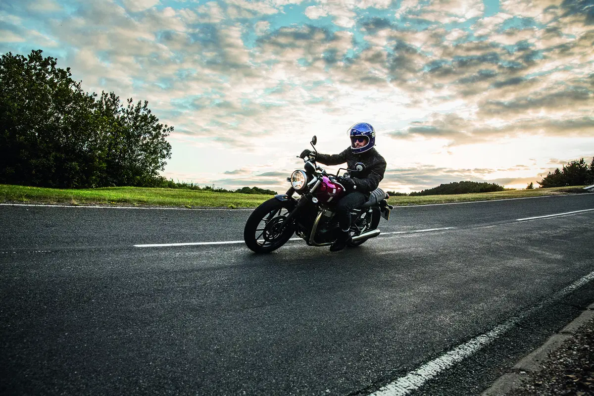 Triumph Street Twin 2016 (3)