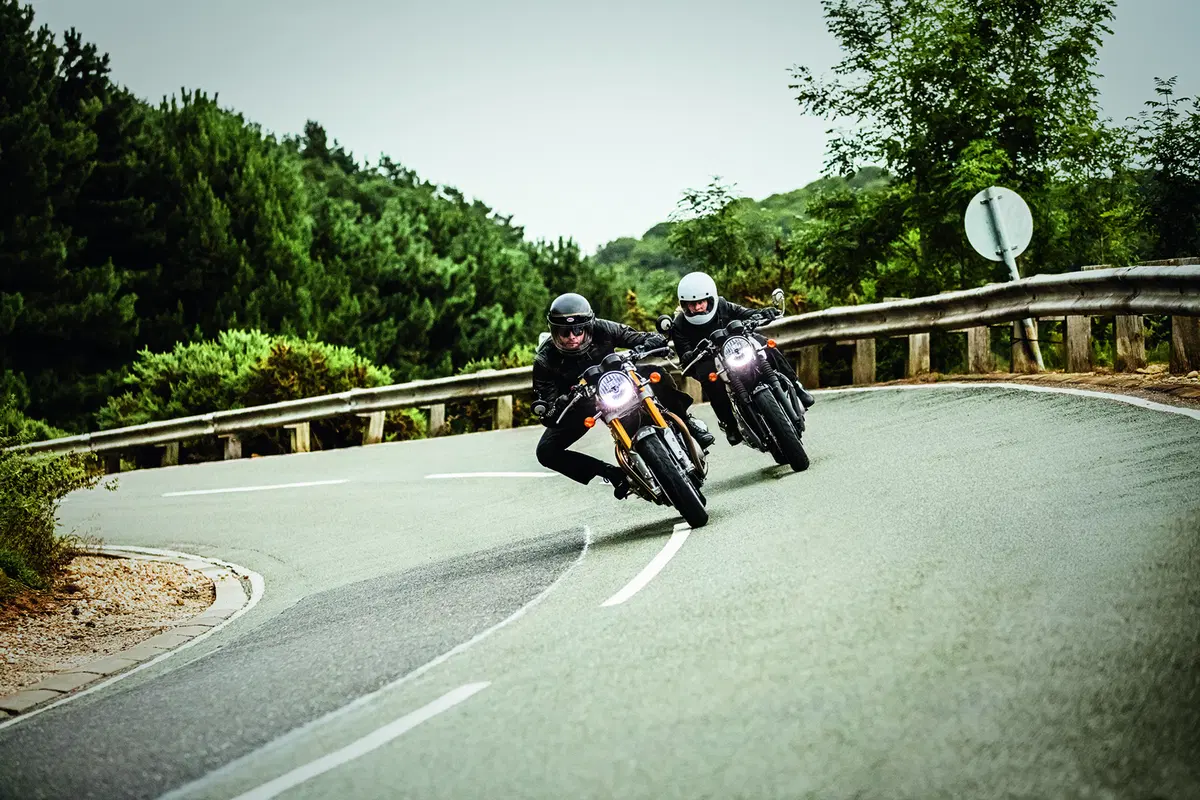 Triumph Thruxton e Thruxton R 2016