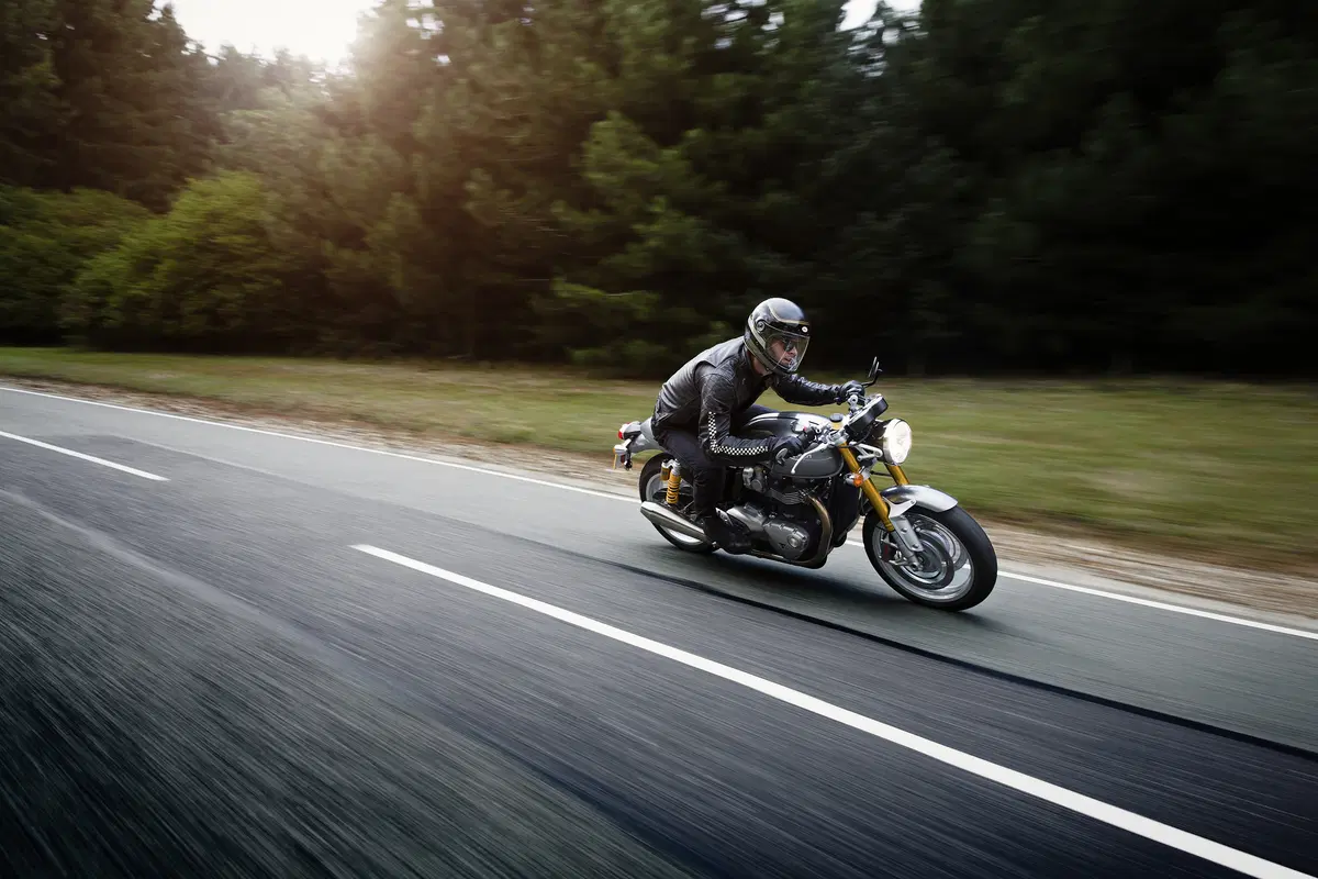 Triumph Thruxton e Thruxton R 2016 (8)
