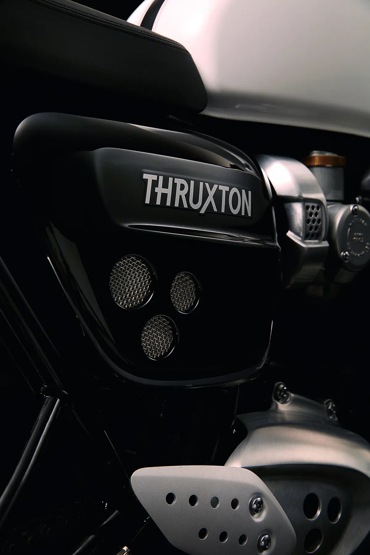 Triumph Thruxton e Thruxton R 2016 (2)