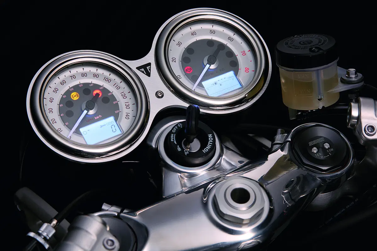 Triumph Thruxton e Thruxton R 2016 (11)