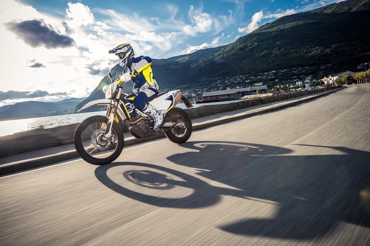 Husqvarna 701 Enduro (2)