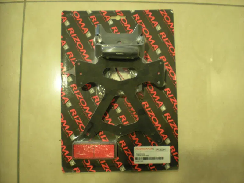 Supporto targa - PT202B1 Rizoma