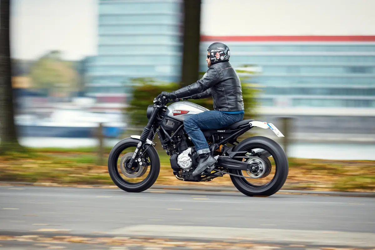 Yamaha Faster Sons: la special Super 7 su base XSR700 (2)