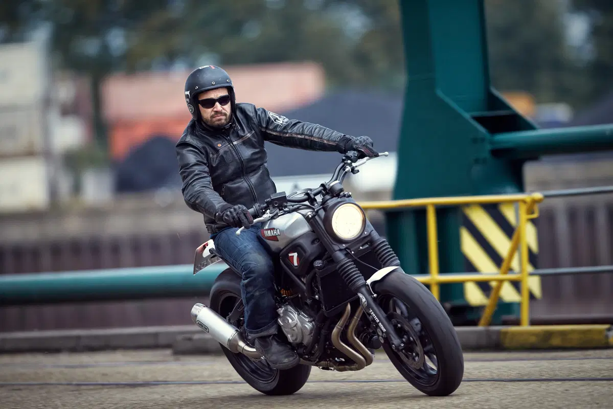 Yamaha Faster Sons: la special Super 7 su base XSR700 (4)
