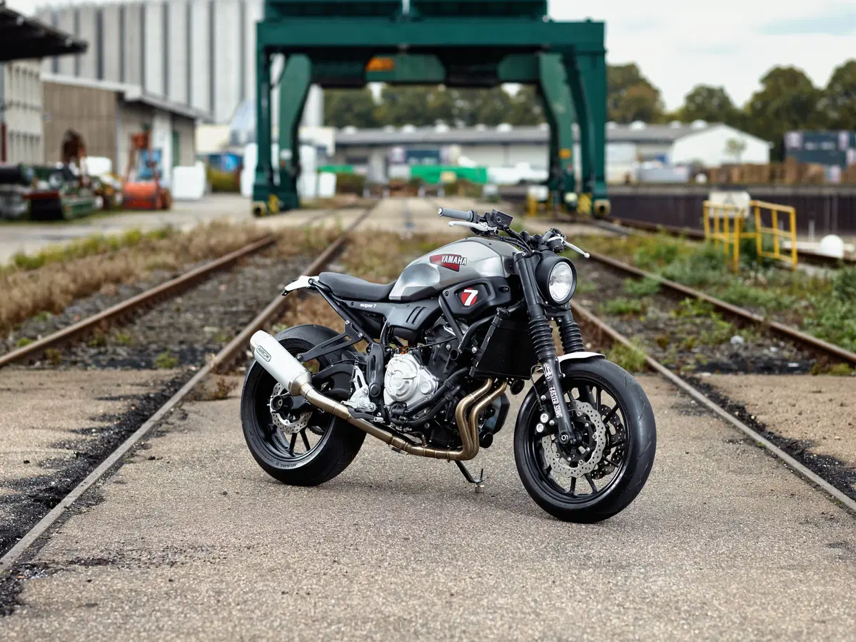 Yamaha Faster Sons: la special Super 7 su base XSR700 (5)