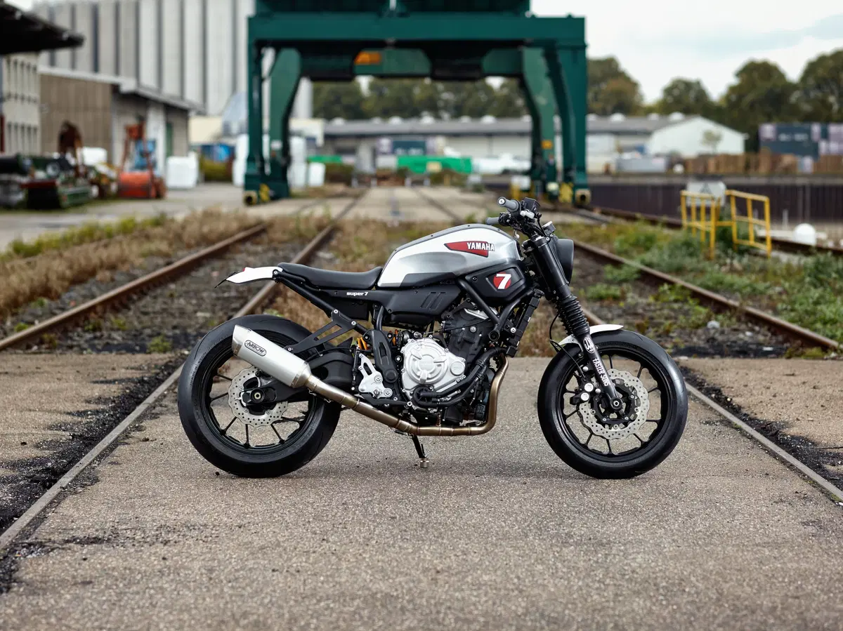 Yamaha Faster Sons: la special Super 7 su base XSR700 (6)