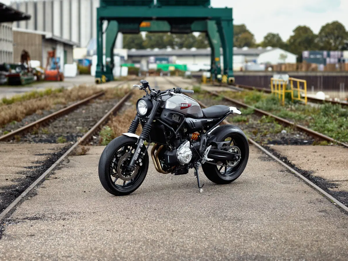 Yamaha Faster Sons: la special Super 7 su base XSR700 (8)
