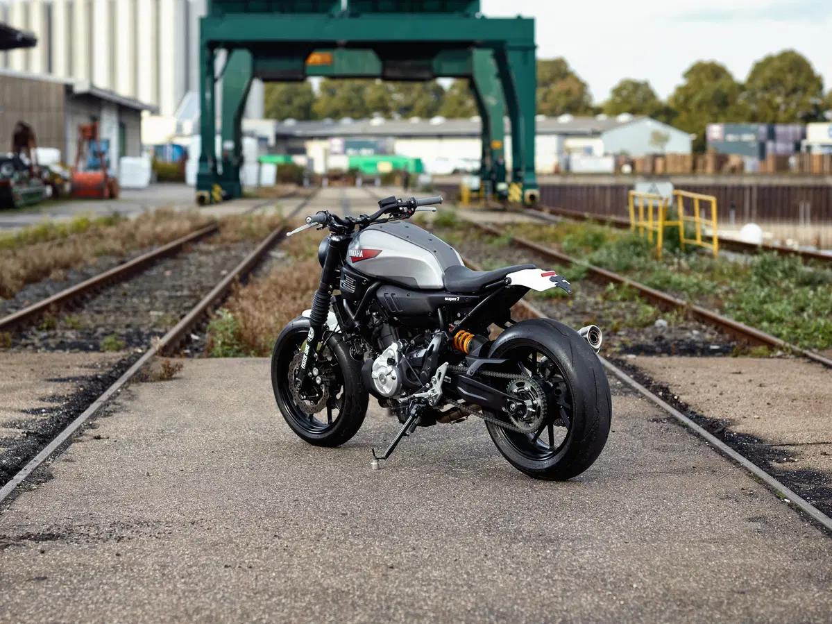 Yamaha Faster Sons: la special Super 7 su base XSR700 (9)