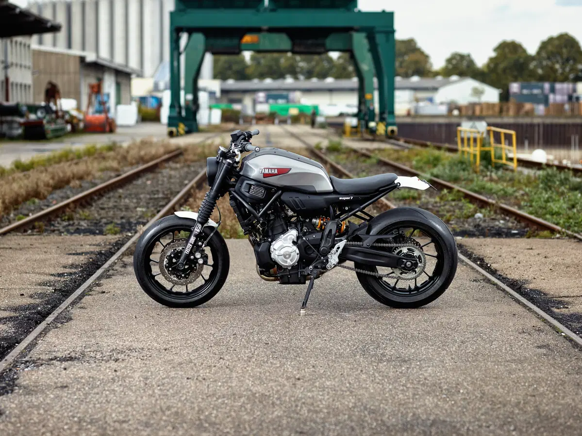 Yamaha Faster Sons: la special Super 7 su base XSR700 (7)