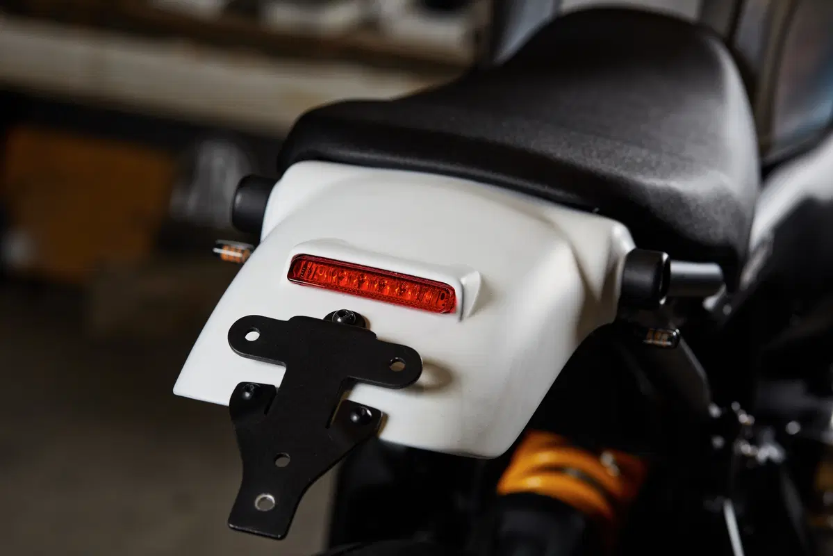 Yamaha Faster Sons: la special Super 7 su base XSR700 (15)