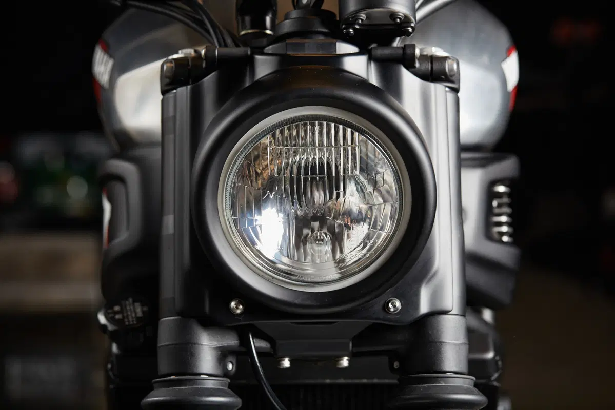 Yamaha Faster Sons: la special Super 7 su base XSR700 (11)