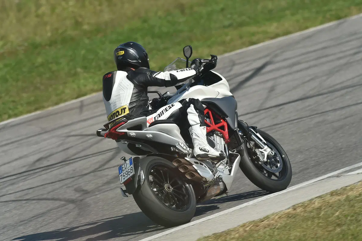 MV Agusta Turismo Veloce Lusso 800 (8)