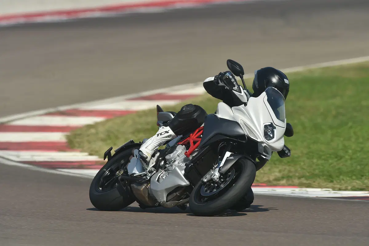 MV Agusta Turismo Veloce Lusso 800 (14)