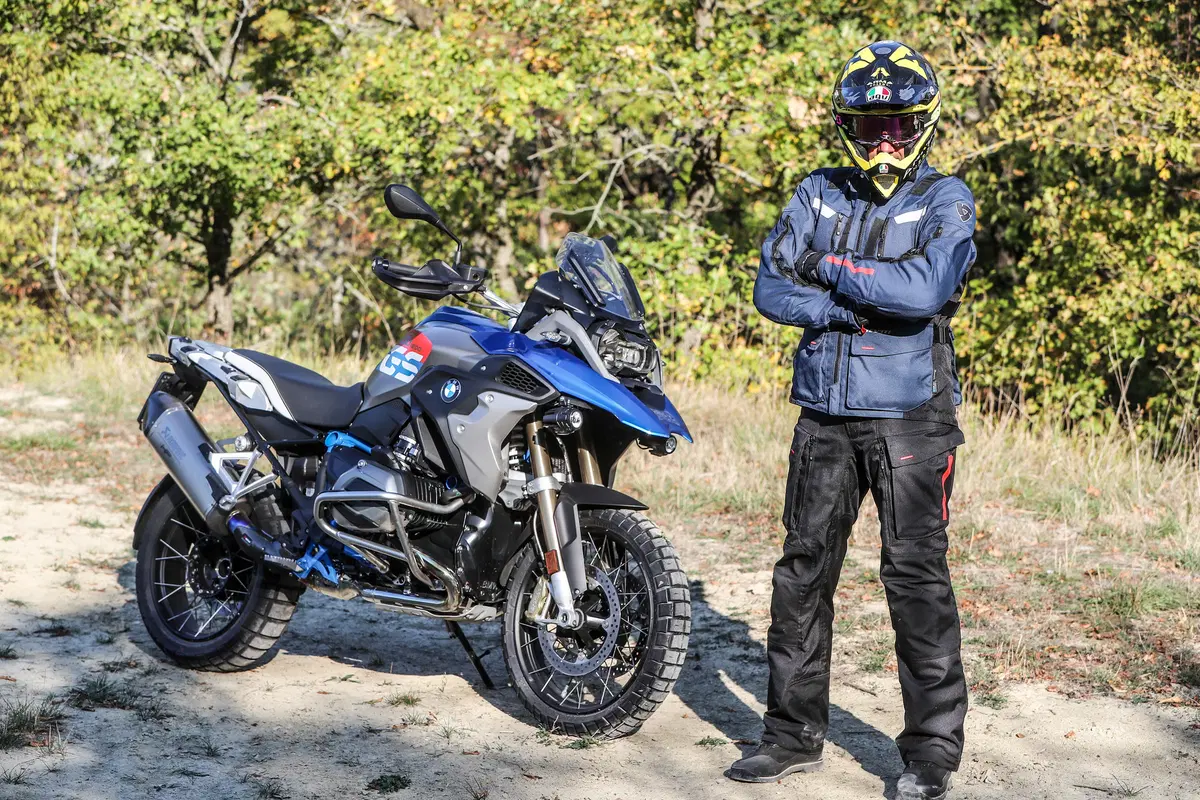 BMW R1200GS Rallye vs Ducati Multistrada 1200 Enduro Pro