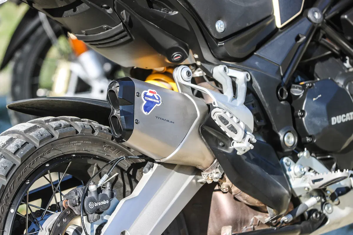 BMW R1200GS Rallye vs Ducati Multistrada 1200 Enduro Pro (5)