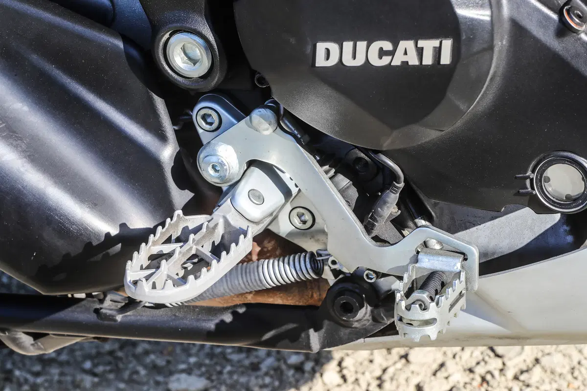 BMW R1200GS Rallye vs Ducati Multistrada 1200 Enduro Pro (9)