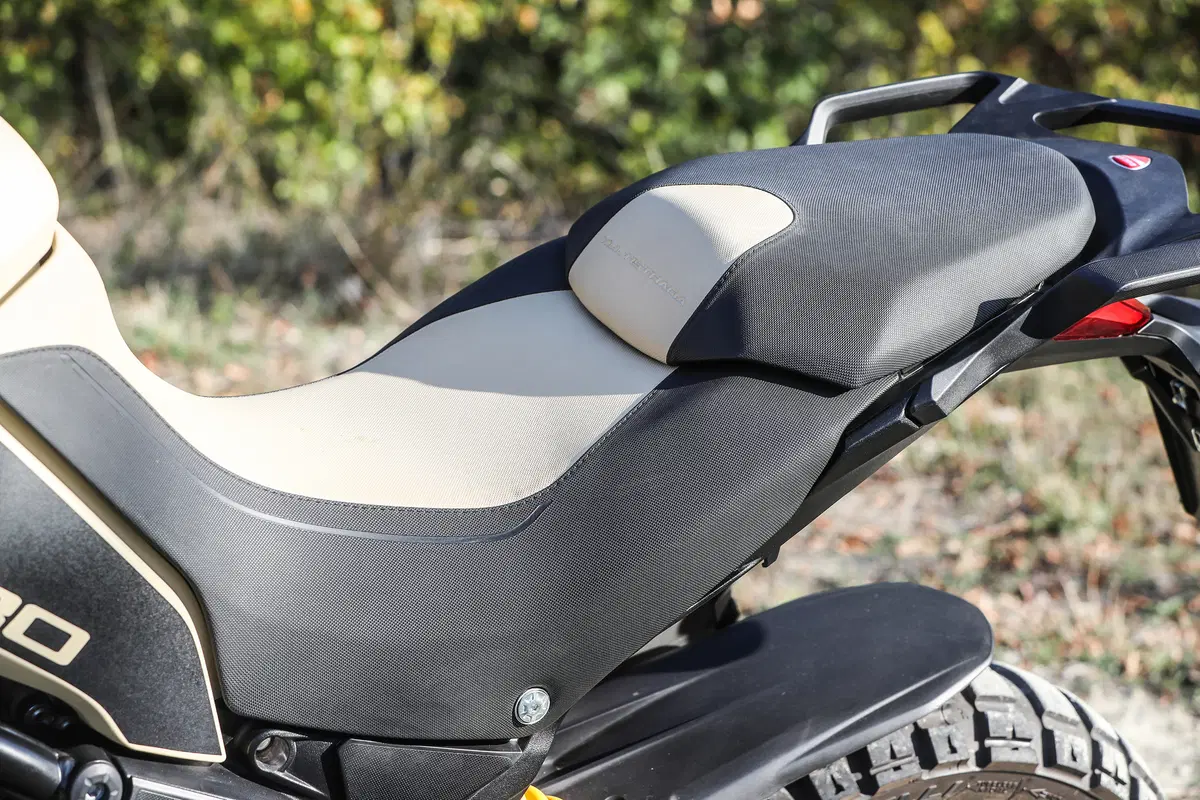 BMW R1200GS Rallye vs Ducati Multistrada 1200 Enduro Pro (11)