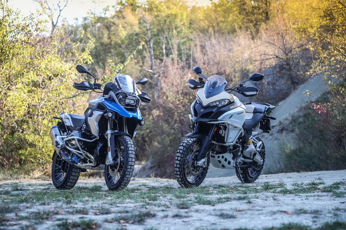 BMW R1200GS Rallye vs Ducati Multistrada 1200 Enduro Pro (2)
