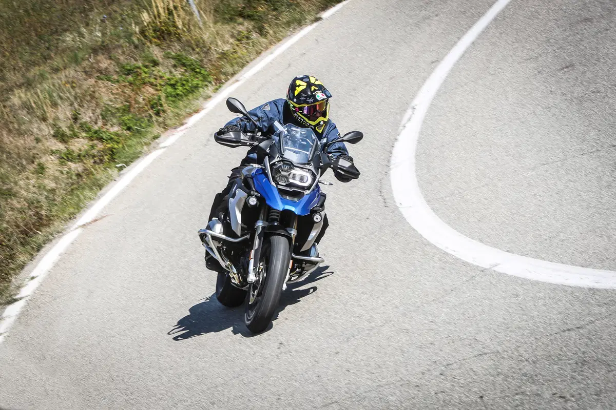 BMW R1200GS Rallye vs Ducati Multistrada 1200 Enduro Pro (9)