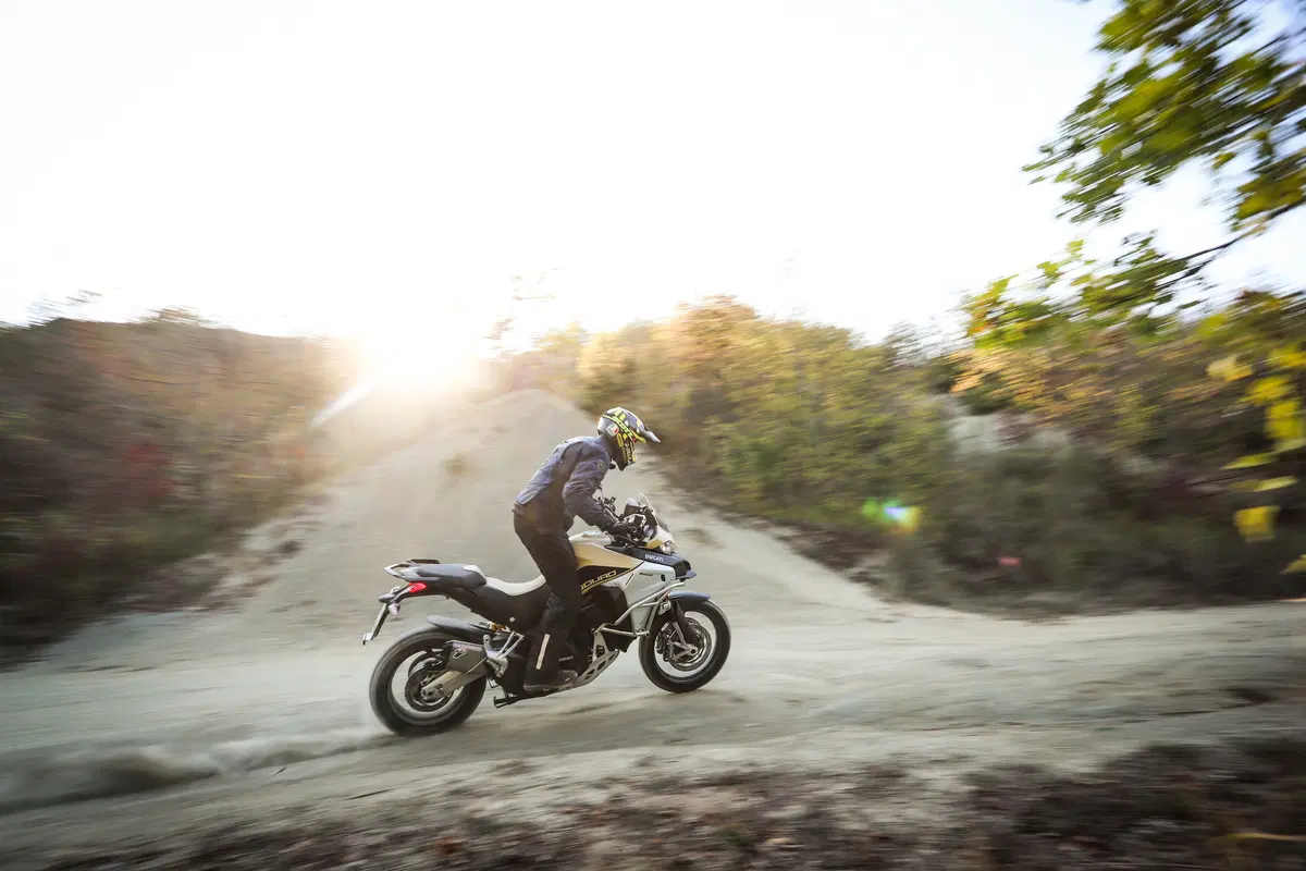 BMW R1200GS Rallye vs Ducati Multistrada 1200 Enduro Pro (16)