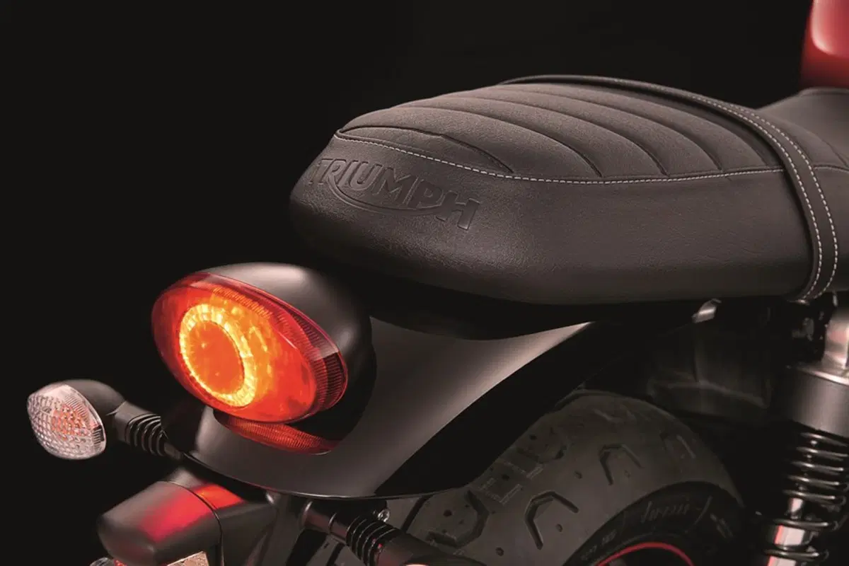 Triumph Street Twin Street Twin 900 (2016) (10)