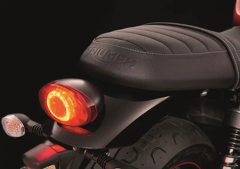Triumph Street Twin Street Twin 900 (2016) (10)