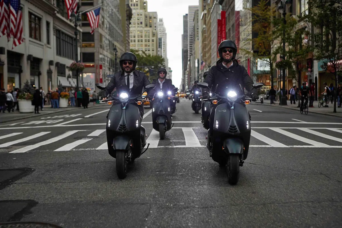 Vespa 946 Emporio Armani negli USA (2)